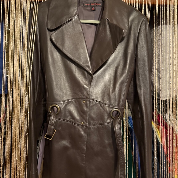 Leather coat - Picture 3 of 9